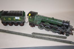 A LARGE MODERN RAILWAY INTEREST MODEL OF THE FLYING SCOTSMAN - LENGTH 65CM APPROX