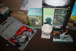 A SMALL COLLECTION OF BOXED ITEMS TO INCLUDE A CASED POWER DEVIL, HAMMER DRILL, A PROFESSIONAL