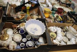 FOUR TRAYS OF CERAMICS TO INCLUDE COLCLOUGH (TRAYS NOT INCLUDED)