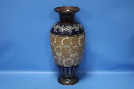 A ROYAL DOULTON LARGE VASE, H 44 CM¦Condition Report:NO OBVIOUS SIGNS OF DAMAGE OR RESTORATION,
