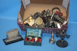 A BOX OF COLLECTABLES TO INCLUDE EXERCISE BALLS, TOFFEE HAMMERS, LIGHTERS ETC.