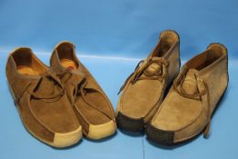 TWO PAIRS OF CLARKS ORIGINALS SHOES TO INCLUDE WALLABEES, UK SIZE 10