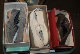 A BOX OF BOXED LADIES SHOES MAINLY SIZE 7½ AND 8