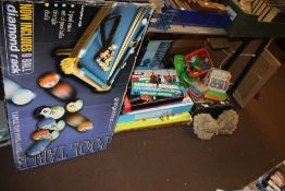 A COLLECTION OF BOXED GAMES TO INCLUDE 