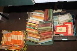 THREE TRAYS OF MAINLY VINTAGE PAPERBACK BOOKS TO INCLUDE EARLY PENGUINS, PELICAN AND PAN (TRAYS