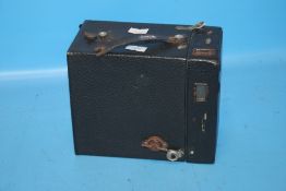 A VINTAGE BROWNIE NO 116 CAMERA IN BAG