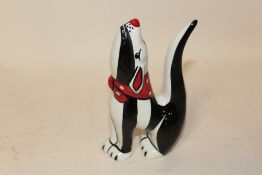 A LORNA BAILEY CERAMIC FIGURE OF A HOWLING DOG