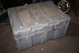 A LARGE HARD CASE ON WHEELS L-95CM W-69 CM H-45 CM