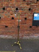 AN UNUSUAL BRASS LAMP STAND H-160 CM