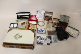 A BOX OF COLLECTABLES AND COSTUME JEWELLERY TO INCLUDE CUFFLINKS, SIGNED 'THE SEARCHERS' PHOTOGRAPH,