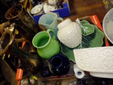 A TRAY OF CERAMICS TO INCLUDE A LARGE GALLEON TANKARD AND A VERONESE RESIN JUG, BESWICK ETC.
