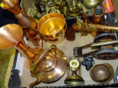 A BOX OF ASSORTED METALWARE TO INCLUDE COPPER EFFECT EXAMPLES