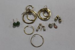 A COLLECTION OF YELLOW METAL EARRINGS TO INCLUDE A PAIR OF 9 CARAT GOLD AND OPAL EXAMPLES