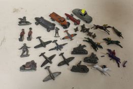 A COLLECTION OF VINTAGE PLAYWORN AND DAMAGED METAL TOYS TO INCLUDE DINKY EXAMPLES