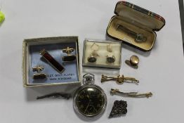 A BOX OF COLLECTABLES TO INCLUDE A MILITARY STYLE INGERSOLL TRIUMPH POCKET WATCH