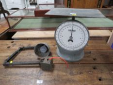 A SET OF VINTAGE SALTER SCALES AND AN ANGLEPOISE LAMP (2)