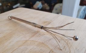 A 1960'S STERLING SILVER SWIZZLE STICK / COCKTAIL STIRRER