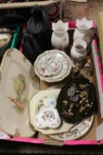 A TRAY OF CERAMICS AND GLASSWARE TO INCLUDE AYNSLEY