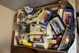 A COLLECTION OF BOXED DIE CAST TOY CARS TO INCLUDE LLEDO AND MAISTO
