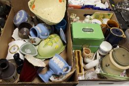 TWO TRAYS OF ASSORTED CERAMICS TO INCLUDE WEDGWOOD AND DUDSON JASPERWARE AND CARLTON WARE ROUGE