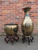 A MODERN EASTERN GILT JARDINAIRE H-33 CM TOGETHER WITH A MATCHING LARGE VASE H-78 CM BOTH