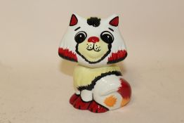A LORNA BAILEY CERAMIC FIGURE OF A SEATED CAT