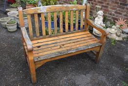 A WOODEN GARDEN BENCH L-120 CM