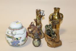 A COLLECTION OF ORIENTAL CERAMICS TO INCLUDE A GINGER JAR TOGETHER WITH AN ORIENTAL STYLE GLASS VASE
