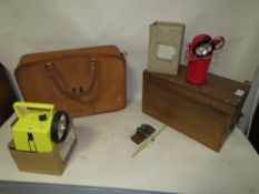 A WOODEN GPO LIDDED BOX TOGETHER WITH AN OLDHAM GPO NO13 LAMP AND A BARDIC CHLORIDE LAMP,