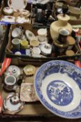 TWO TRAYS OF ASSORTED CERAMICS TO INCLUDE A ROYAL WORCESTER FLORAL BOWL, LOSOL WARE VASE ETC