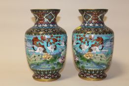 A PAIR OF CHINESE JINGFA MODERN CLOISONNE VASES, H 23 CM