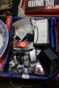 A SMALL BOX OF ELECTRICALS TO INCLUDE iPODS AND MOBILE PHONES