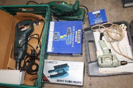 A TRAY OF ELECTRIC POWER TOOLS TO INCLUDE FOCUS AND BLACK AND DECKER EXAMPLES ETC