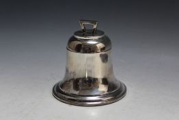 ASPREY OF LONDON - A NOVELTY HALLMARKED SILVER INKWELL IN THE FORM OF A BELL - BIRMINGHAM 1909,