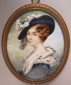 A LATE 19TH / EARLY 20TH CENTURY OVAL PORTRAIT MINIATURE ON IVORY STUDY OF ELEGANT YOUNG LADY,
