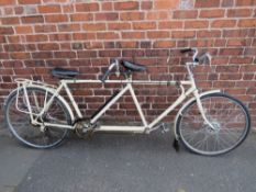 AN EARLY TO MID 20TH CENTURY VINTAGE 'PETREL' TANDEM BICYCLE, with cream coachwork