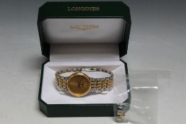 LONGINES - A GENTS DAY DATE WRISTWATCH, with box and spare links, Dia 3.5 cm