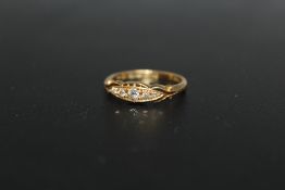 A HALLMARKED 18 CARAT GOLD FIVE STONE OLD CUT DIAMOND RING, approx weight 2.8g, ring size O 1/2