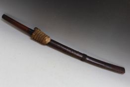 A VINTAGE BURMESE DHA IN WOODEN SCABBARD, length of blade 59 cm overall L 82 cm