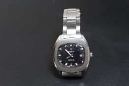 A VINTAGE TISSOT AUTOMATIC SEASTAR DAY DATE WRIST WATCH, on stainless steel bracelet, W 4