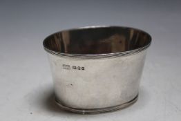 A HALLMARKED SILVER PAIL BY MAPPIN & WEBB - LONDON 1918, approx weight 94g, W 8.5g