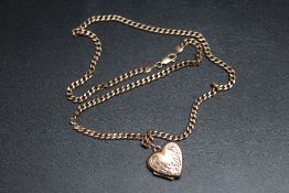 AN ITALIAN 9KT GOLD NECKLACE WITH HEART LOCKET, approx chain weight 6.7g