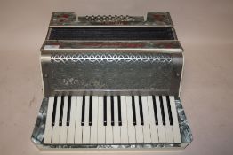 A FRANCESCO MODELLO ACCORDION
