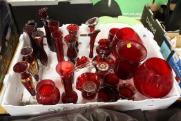 A COLLECTION OF DECORATIVE RED GLASS VASES TO INCLUDE HAND PAINTED EXAMPLES