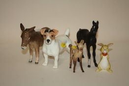 A COLLECTION OF BESWICK ANIMAL FIGURES TO INCLUDE A JACK RUSSELL TERRIER, A FAWN AND A DONKEY ETC