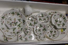 A COLLECTION OF WEDGWOOD WILD STRAWBERRY PATTERN CERAMICS