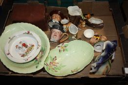A TRAY OF CERAMICS TO INCLUDE CARLTON WARE, ROYAL DOULTON AND BESWICK CHARACTER JUGS, VINTAGE CONWAY