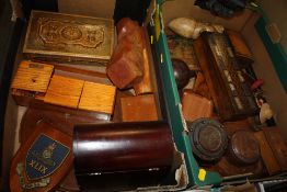 TWO TRAYS OF TREEN TO INCLUDE LIDDED STORAGE BOXES AND MUSICAL JEWELLERY BOX