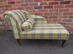 A MODERN CHECKED SMALL CHAISE LONGUE W-110 CM