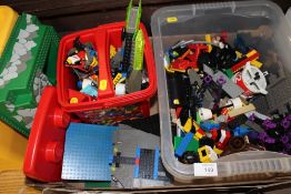 A TRAY OF ASSORTED LEGO TOYS